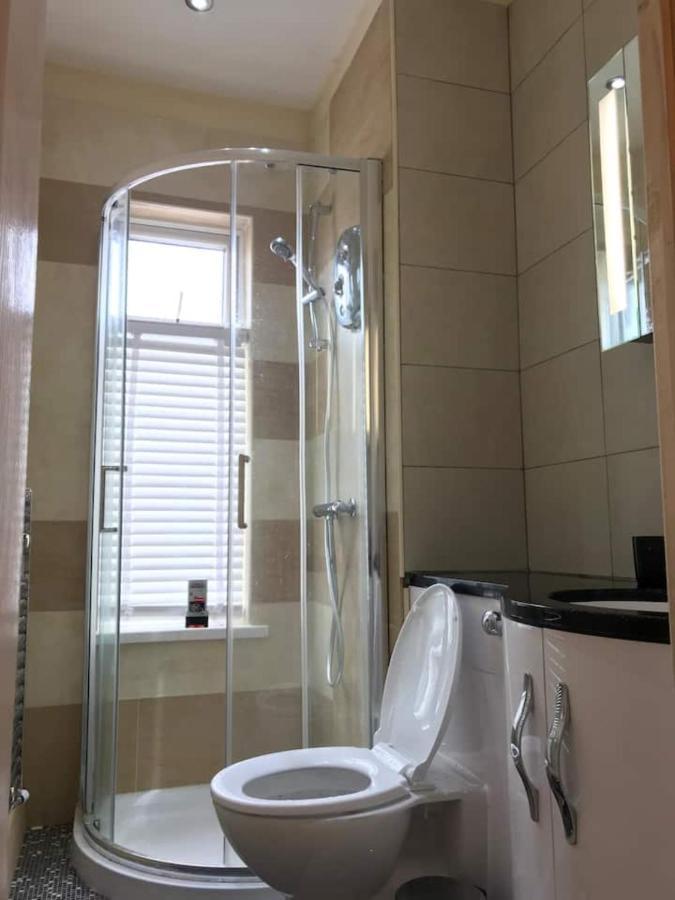 Private King En-suite Bedroom Close To Mediacityuk/old Trafford *