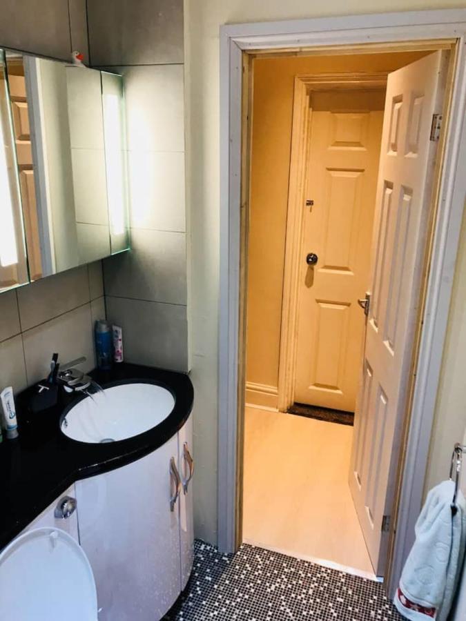 Homestay Private King En-suite Bedroom Close To Mediacityuk/old Trafford *
