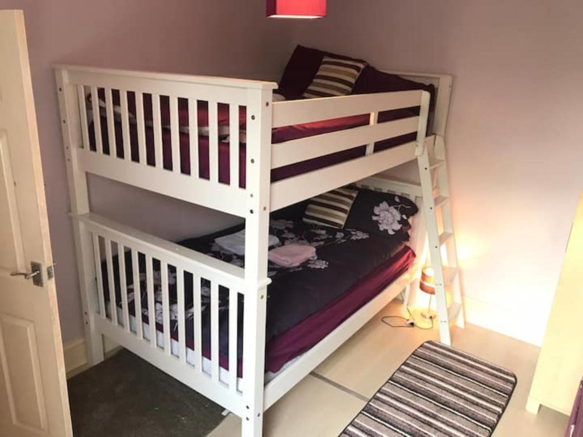 Homestay Private King En-suite Bedroom Close To Mediacityuk/old Trafford Manchester